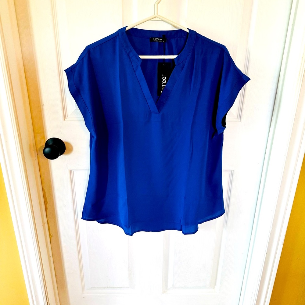🎉HOST PICK🎉🔥3 for $30🔥👚💙NWT Women’s Blouse - Size Large💙👚